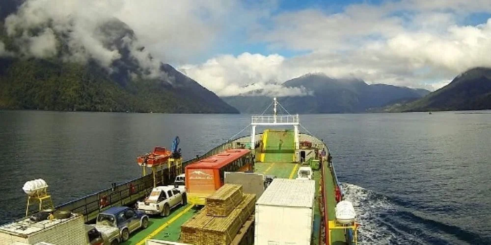 Barcazas Carretera Austral Hornopirén Caleta Gonzalo