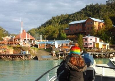 Navegación desde Caleta Tortel a Puerto Natales