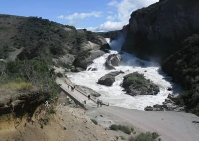 Salto del Río Ibáñez camino hacia la Península Levicán