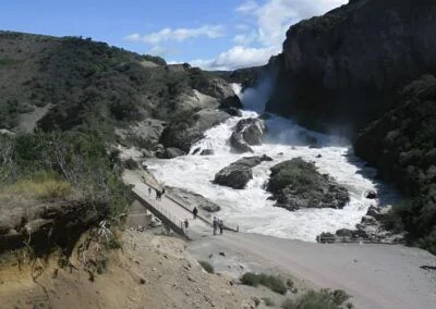 Salto del Río Ibáñez camino hacia la Península Levicán
