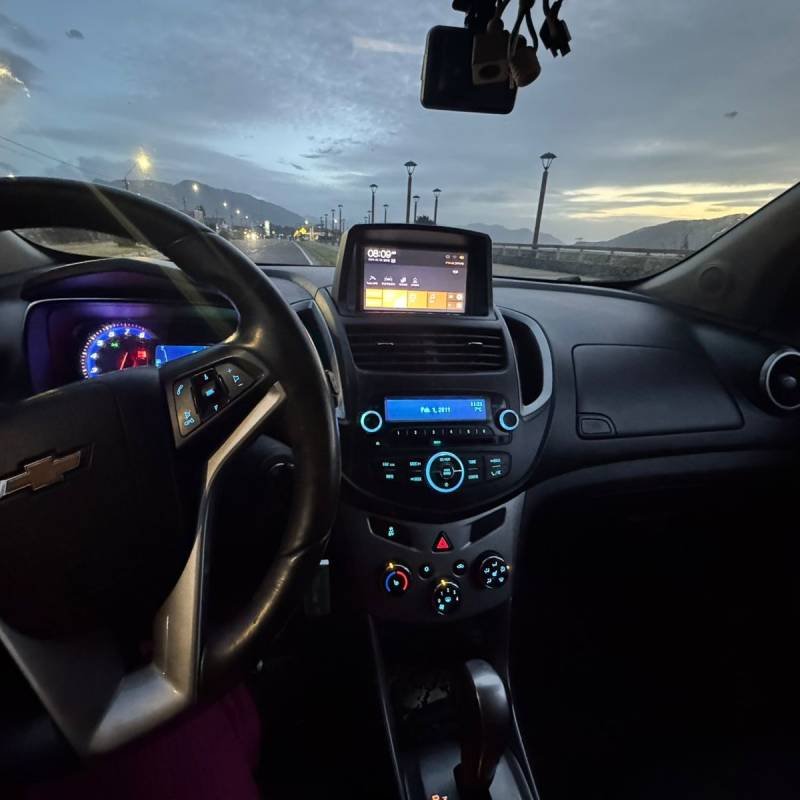 Autorent A y M Chaitén - Chevrolet Trax 2014 - Imagen 11