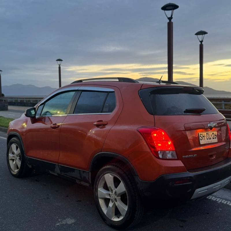 Autorent A y M Chaitén - Chevrolet Trax 2014 - Imagen 4