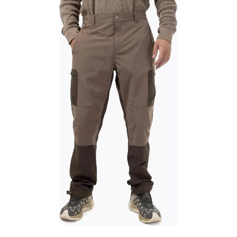 Pantalón Merrell hombre café para trekking y uso outdoor